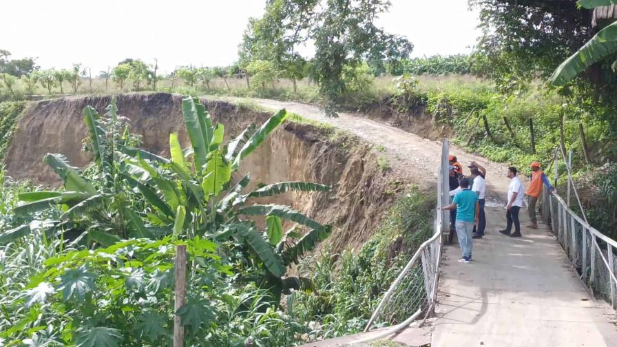 Comunidades de Espaillat y barrios de Moca continúan afectadas por lluvias e inundaciones Comunidades de Espaillat y barrios de Moca continúan afectadas por lluvias e inundaciones