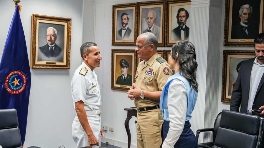 Ministro de Defensa aborda estrategias de seguridad y cooperación regional en visita a El Salvador Ministro de Defensa aborda estrategias de seguridad y cooperación regional en visita a El Salvador