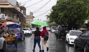 Onda tropical provocará lluvias y condiciones inestables en varias regiones del país este sábado