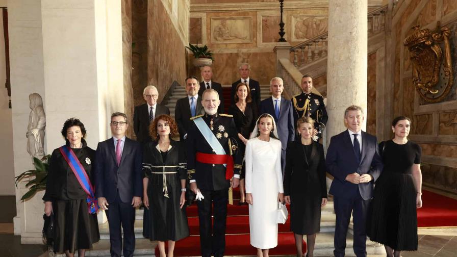 Los reyes llegan a la plaza de San Pedro para la misa de inicio del papado de León XIV Los reyes llegan a la plaza de San Pedro para la misa de inicio del papado de León XIV