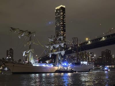 Abren investigación por accidente del buque Cuauhtémoc contra puente
