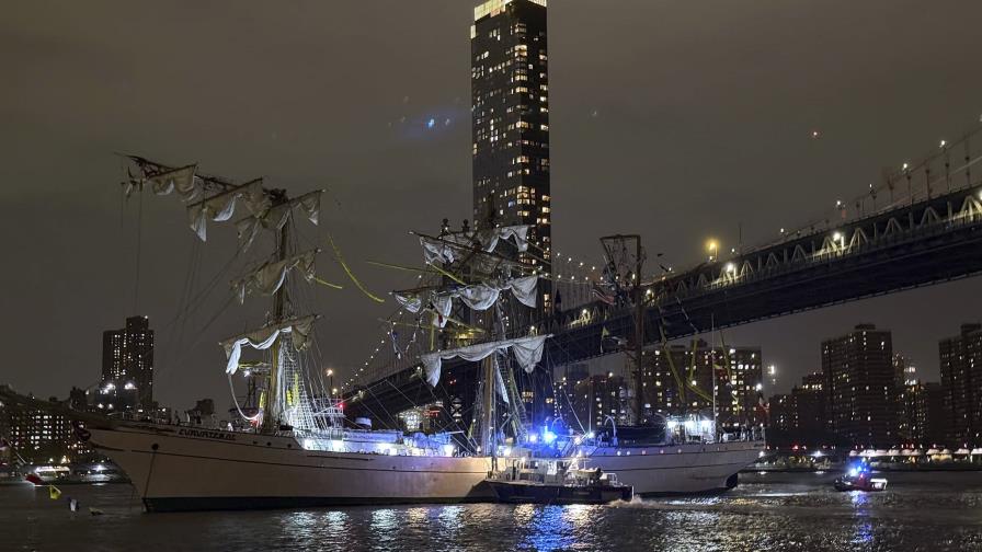 Nueva York recuerda a víctimas del Cuauhtémoc entre oraciones y música mariachi Nueva York recuerda a víctimas del Cuauhtémoc entre oraciones y música mariachi