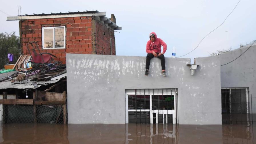 Temporal en provincia de Buenos Aires deja 4,100 evacuados y cuatro personas desaparecidas Temporal en provincia de Buenos Aires deja 4,100 evacuados y cuatro personas desaparecidas