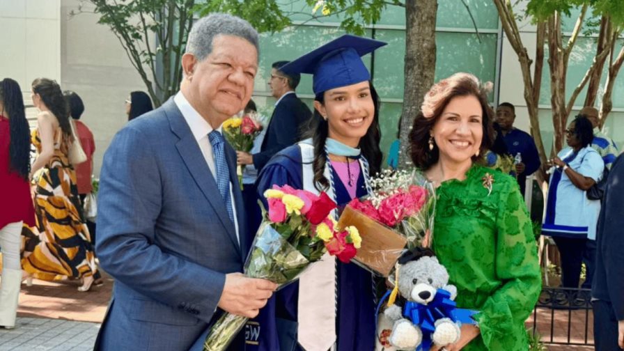 Leonel Fernández felicita a su hija por su graduación de primera maestría: "Me llena de orgullo Leonel Fernández felicita a su hija por su graduación de primera maestría: "Me llena de orgullo