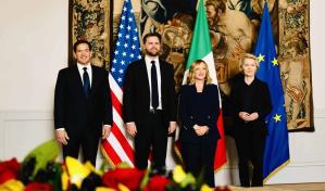 El vicepresidente de EE.UU., JD Vance, y la presidenta de la Comisión Europa Von der Leyen, en Roma