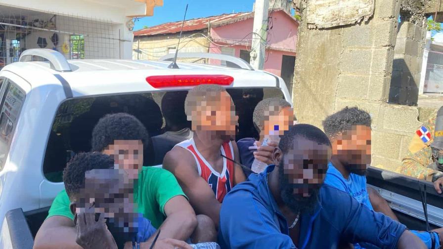 Migración detiene a 1,139 haitianos indocumentados durante operativos en distintas zonas Migración detiene a 1,139 haitianos indocumentados durante operativos en distintas zonas