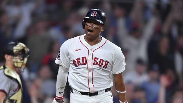 Devers mantiene su no a la inicial mientras azota la MLB con el bate