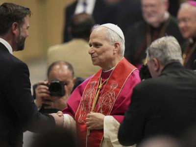 León XIV y JD Vance se reúnen en El Vaticano