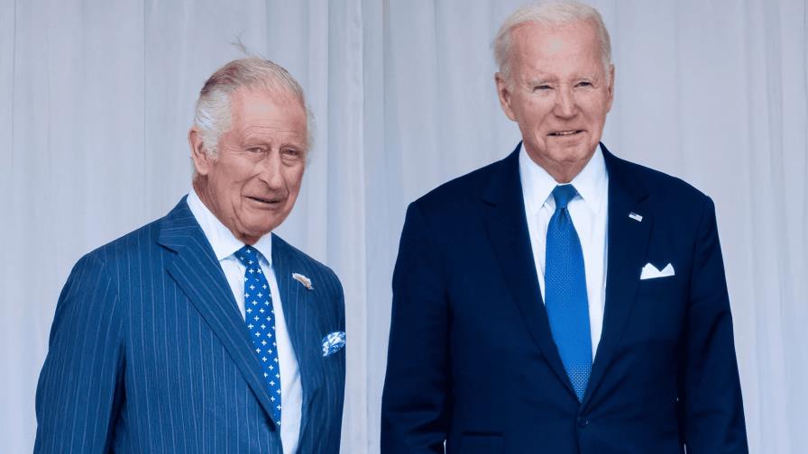 El rey Carlos III escribe una carta a Joe Biden tras el anuncio de su cáncer El rey Carlos III escribe una carta a Joe Biden tras el anuncio de su cáncer