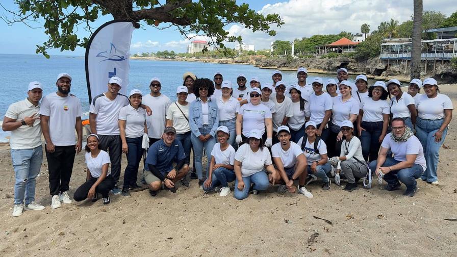 Deloitte República Dominicana realiza exitosa jornada de limpieza en Playa Montesinos Deloitte República Dominicana realiza exitosa jornada de limpieza en Playa Montesinos