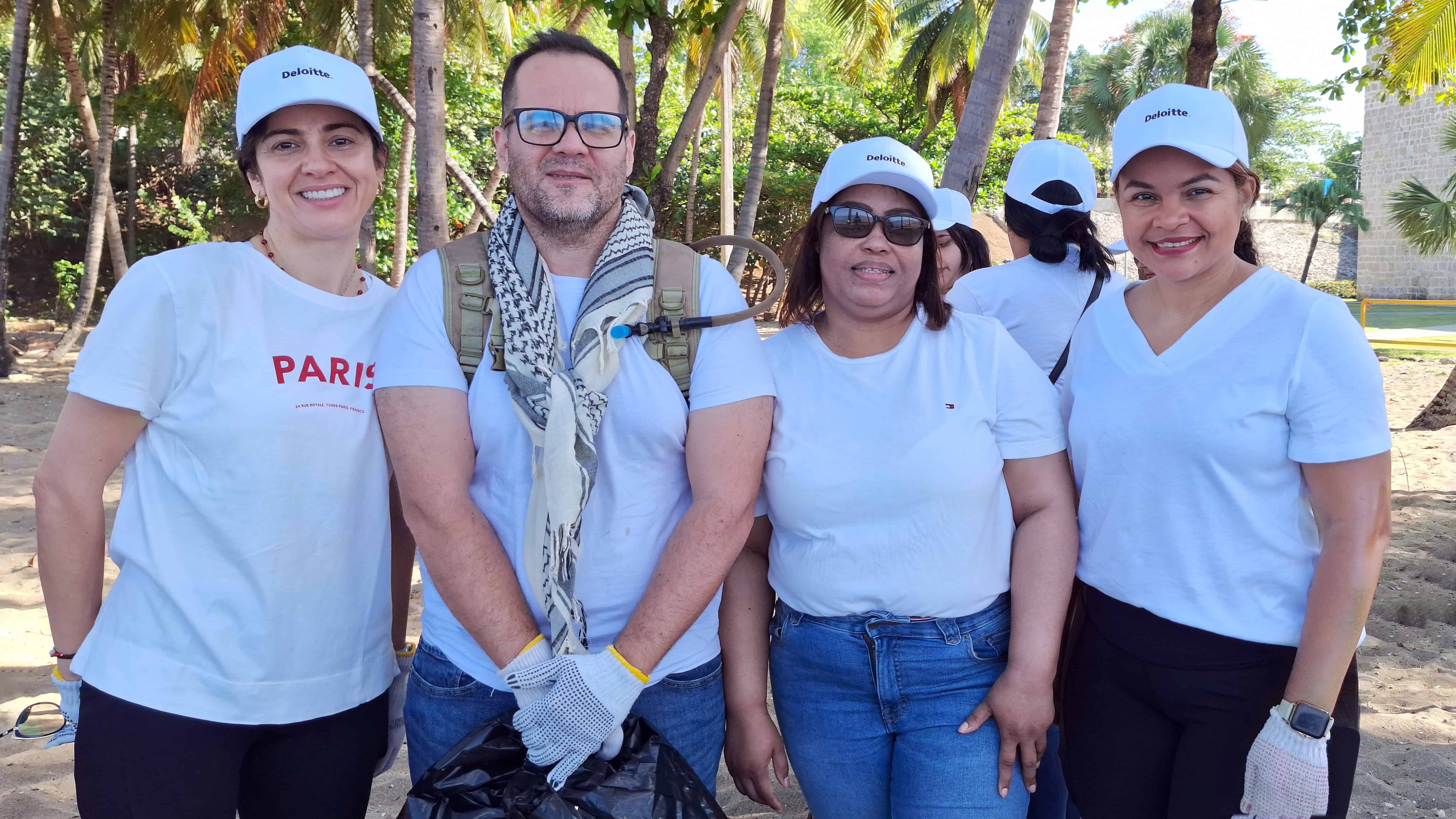 Aracelli Cardozo, Roberto Revel, Claribel Sánchez y Gleny de la Rosa.