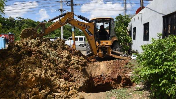 Camión perfora tubería de acueducto y obliga a interrumpir el suministro de agua en SDE