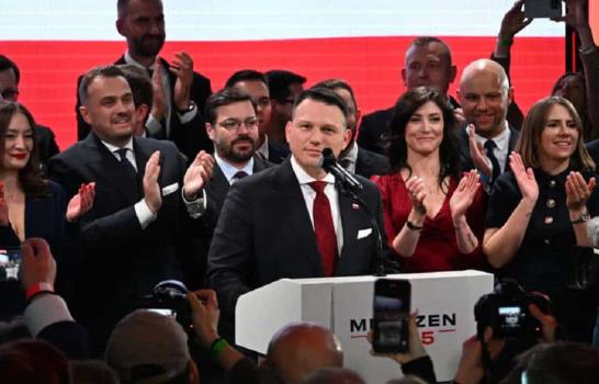 Slawomir Mentzen y sus votantes de extrema derecha tienen la llave de la segunda vuelta