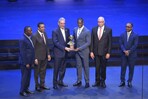 Abinader recibe el reconocimiento "Personalidad municipalista" en premios Juan Pablo Duarte 2025