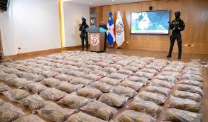 Autoridades incautan 334 paquetes de cocaína ocultos en auyamas de plástico