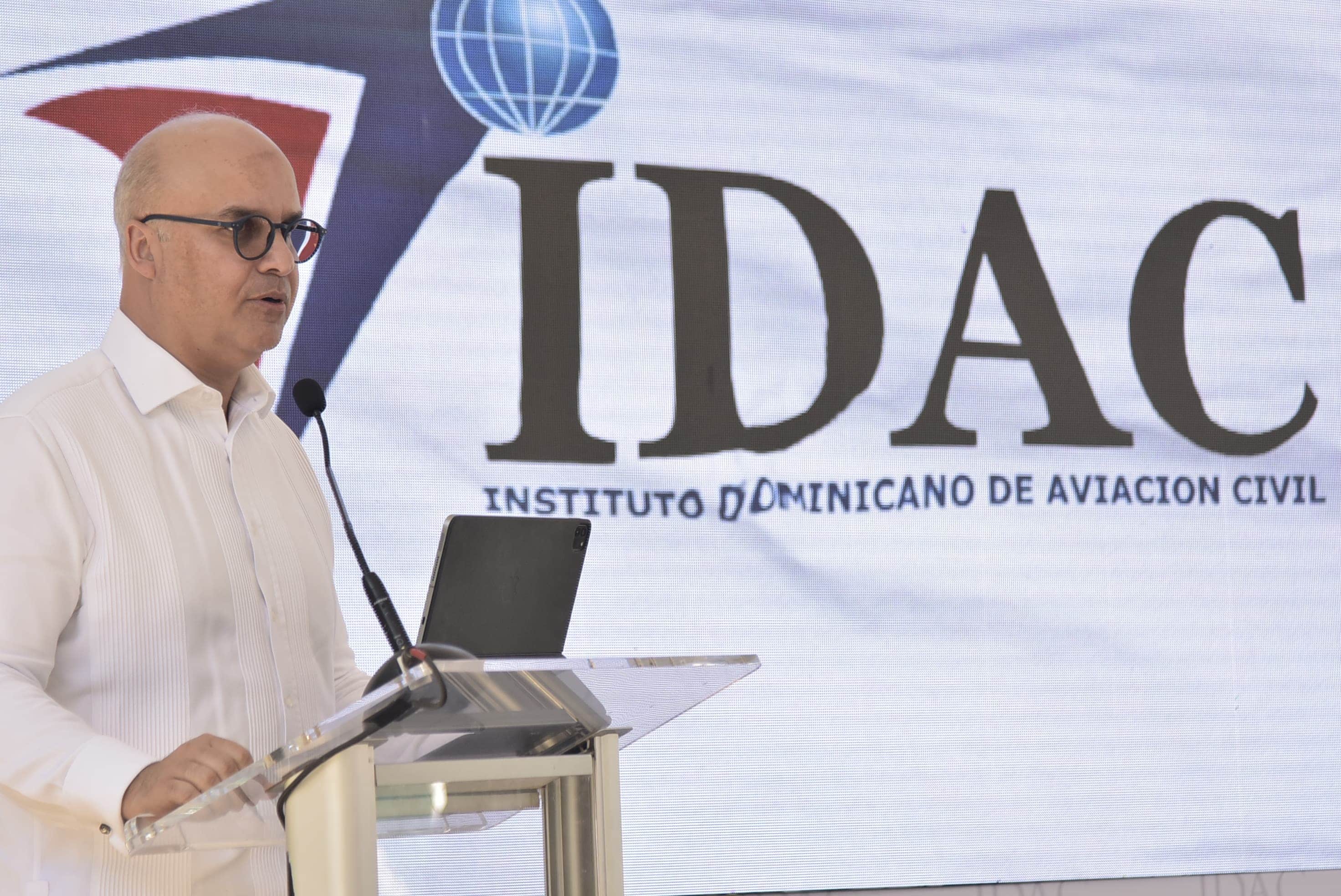 Director general del IDAC, Igor Rodríguez Durán, durante la inauguración del nuevo radar Doppler Banda C en Loma Isabel de Torres, provincia Puerto Plata. 