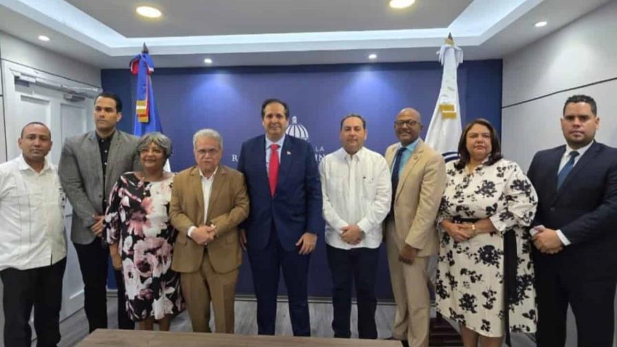 El CMD suspende la marcha convocada para el jueves tras acuerdos con Salud Pública y el SNS El CMD suspende la marcha convocada para el jueves tras acuerdos con Salud Pública y el SNS