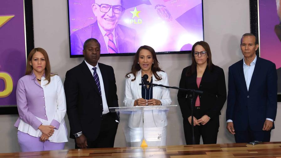 Aires acondicionados por abanicos: PLD denuncia deterioro del sistema de salud Aires acondicionados por abanicos: PLD denuncia deterioro del sistema de salud