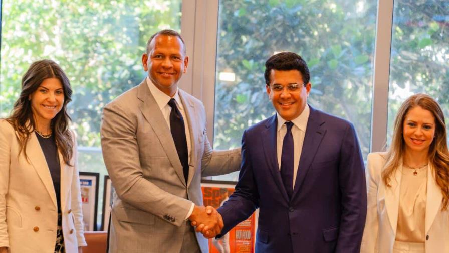 David Collado y Alex Rodríguez anuncian inversión de mil millones de dólares en Playa Grande David Collado y Alex Rodríguez anuncian inversión de mil millones de dólares en Playa Grande