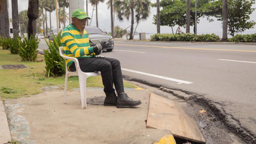 Vehículos pesados dañan infraestructura vial en la calle Pasteur Vehículos pesados dañan infraestructura vial en la calle Pasteur