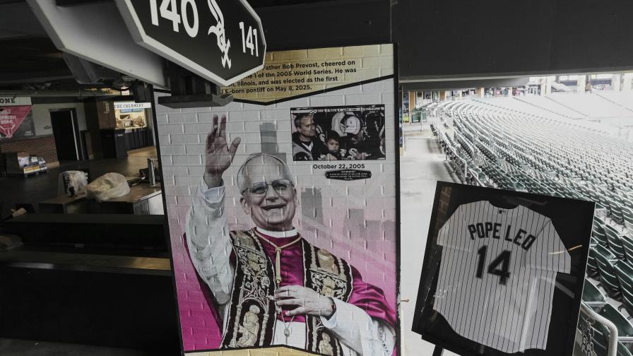 Medias Blancas honran al papa León XIV con instalación en asiento que ocupó en la Serie Mundial Medias Blancas honran al papa León XIV con instalación en asiento que ocupó en la Serie Mundial