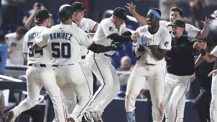 Video | Jesús Sánchez abre con jonrón y pega triple para que Marlins dejen tendidos a Cachorros