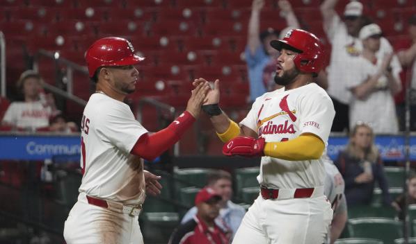 Gray y Donovan impulsan victoria de Cardenales sobre los Tigres, líderes de la MLB