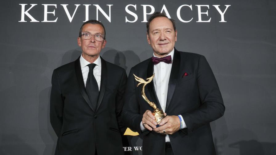 Kevin Spacey recibe un premio a toda su carrera en el Festival de Cannes Kevin Spacey recibe un premio a toda su carrera en el Festival de Cannes