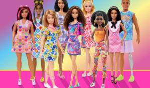 La evolución de Barbie: cambia los tacones por zapatos planos para adaptarse a los nuevos tiempos