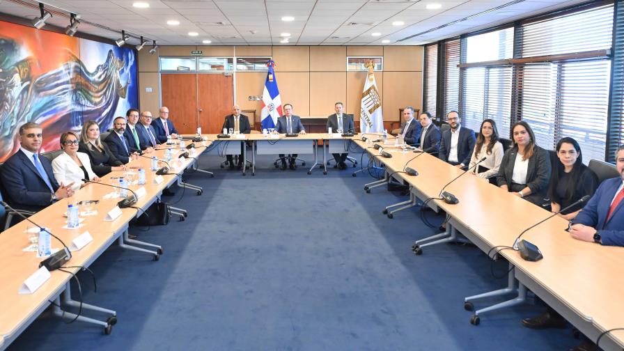 Unos RD$2.91 billones están invertidos en el mercado de capitales dominicano Unos RD$2.91 billones están invertidos en el mercado de capitales dominicano