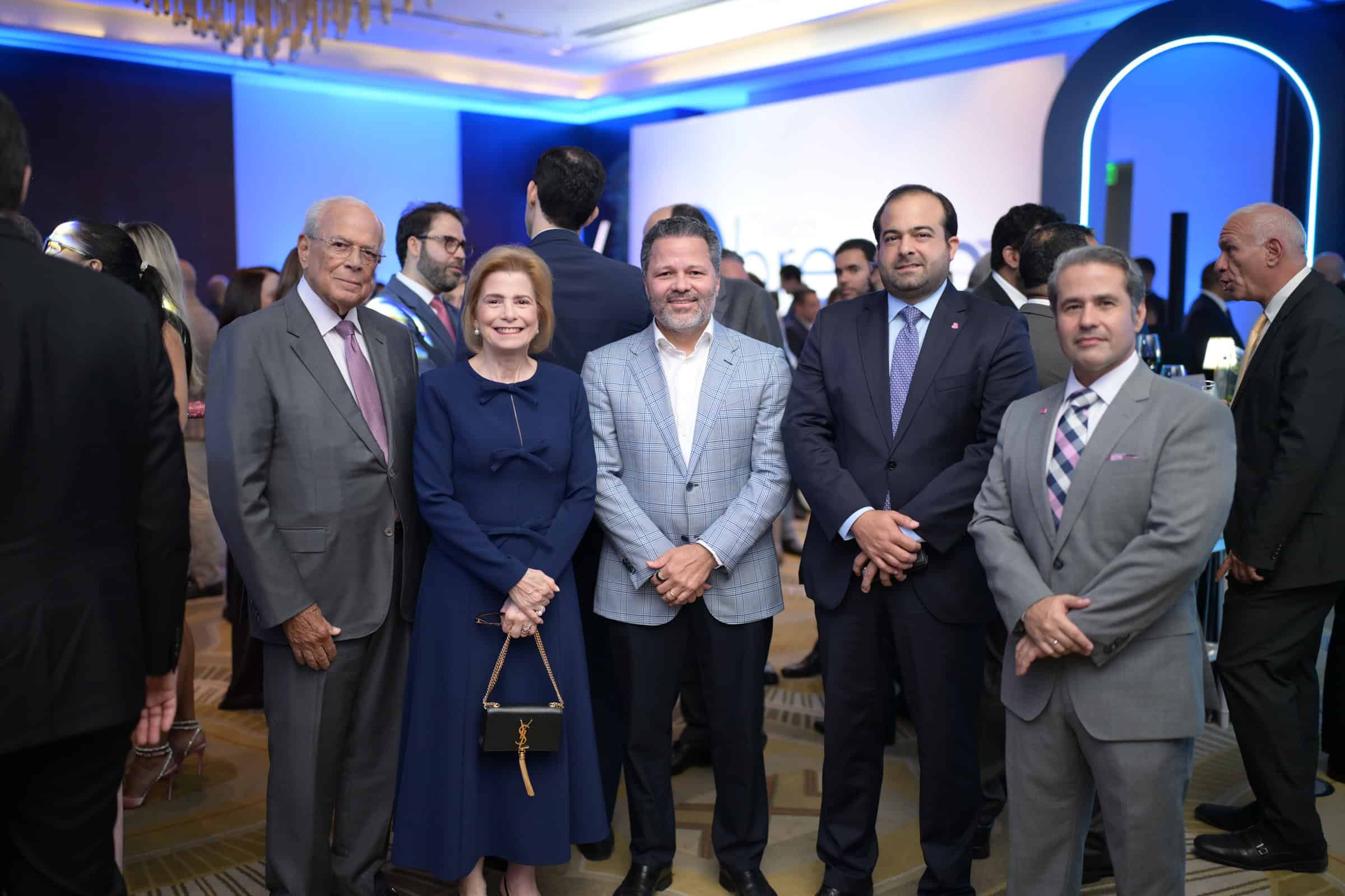 Dr. Octavio González, Patricia González, Eduardo Cruz, Alberto Bergés González y Giancarlo Sanguinetti Durand.