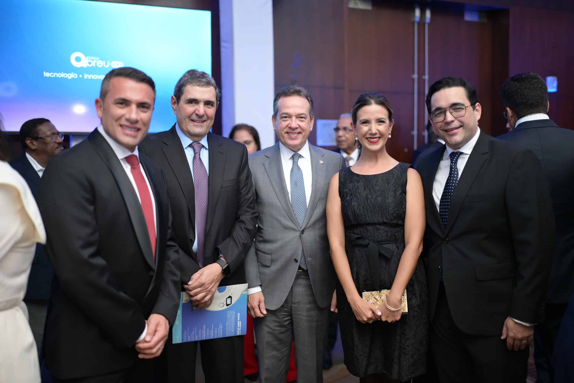 Elie Chaillot, Wilson Mourad, Victor Bisonó, Katherine Hernández y Jesús Fernández