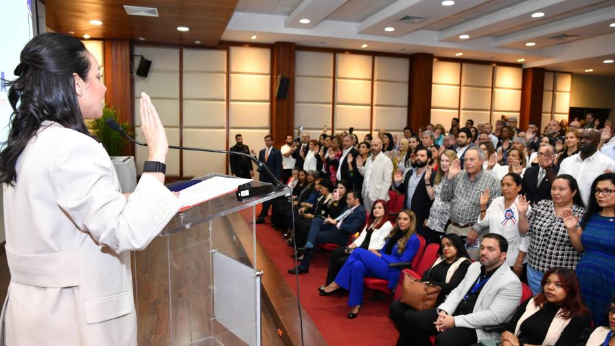 Desde Pakistán hasta Francia: 82 extranjeros se convierten en dominicanos Desde Pakistán hasta Francia: 82 extranjeros se convierten en dominicanos