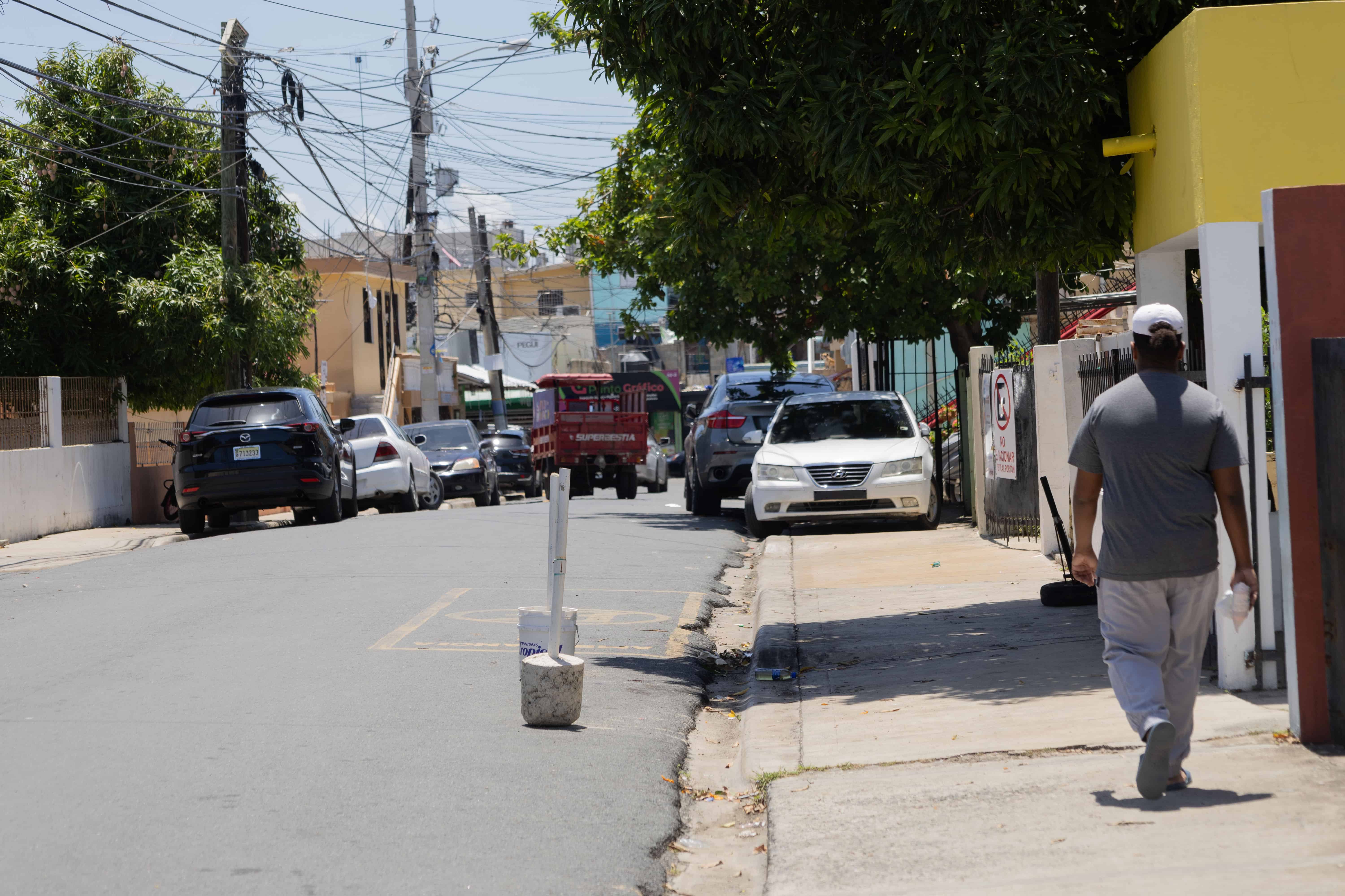 <br>Basta con comprar conos color mamey para reservarse el uso exclusivo de la calle. 
