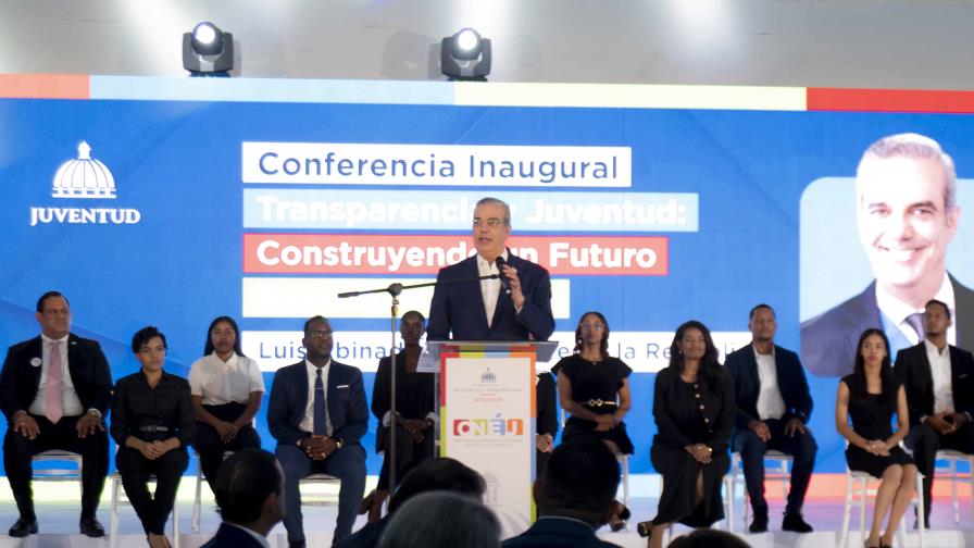 Abinader insta a jóvenes a mantener viva la indignación frente a las injusticias Abinader insta a jóvenes a mantener viva la indignación frente a las injusticias