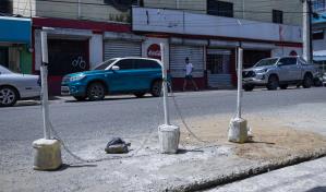 El frente no te pertenece: ciudadanos bloquean las calles y aceras sin consecuencias