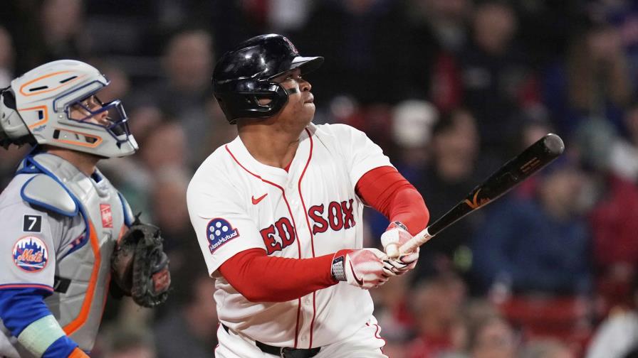 Rafael Devers la vuelve a sacar del parque y los Medias Rojas triunfan Rafael Devers la vuelve a sacar del parque y los Medias Rojas triunfan