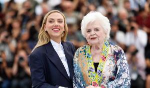 Scarlett Johansson rinde tributo a su abuela en su ópera prima, Eleanor the Great