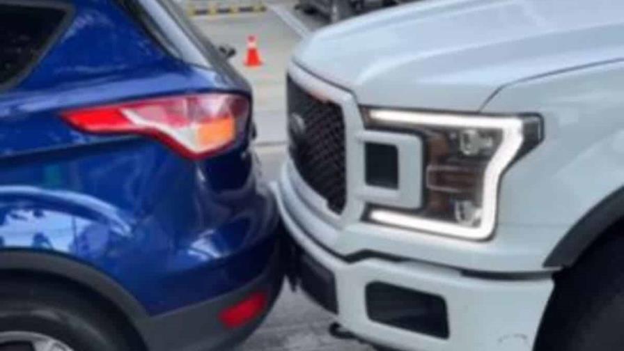 Detienen a conductor acusado de acosar mujeres chocando sus vehículos en el Distrito Nacional Detienen a conductor acusado de acosar mujeres chocando sus vehículos en el Distrito Nacional