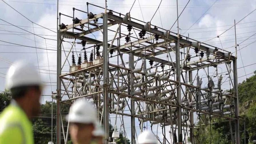 EE. UU. cambia plan energético para Puerto Rico y usará 365 millones para mejoras a la red EE. UU. cambia plan energético para Puerto Rico y usará 365 millones para mejoras a la red