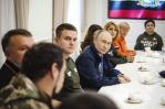 Putin visita Kursk por primera vez desde que Rusia dijo haber expulsado a fuerzas ucranianas