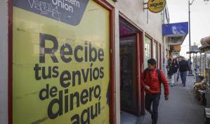 El impuesto a las remesas de EE. UU. angustia hasta a 40 millones de migrantes y sus familias