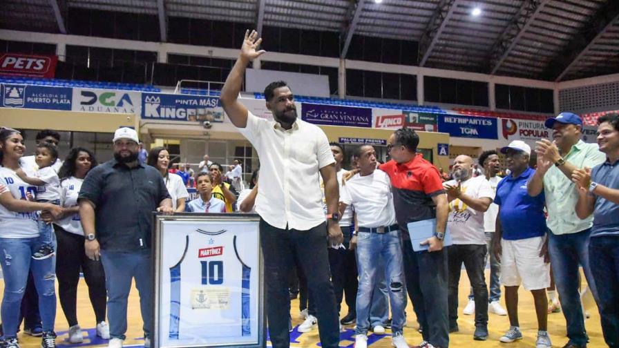 Marineros de Puerto Plata retiran el 10 de Marlon Martínez Marineros de Puerto Plata retiran el 10 de Marlon Martínez