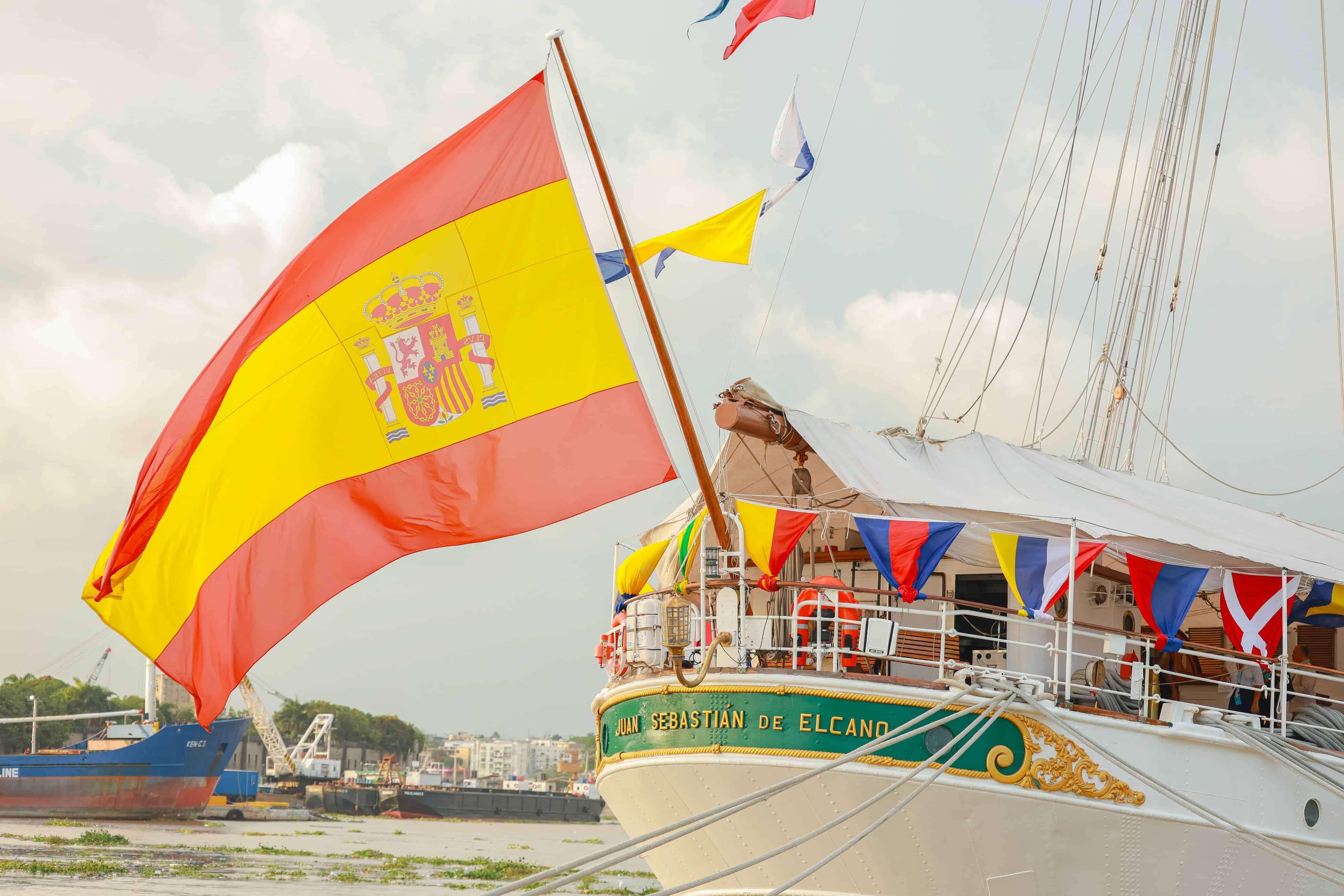 El buque escuela de la armada española Juan Sebastián de Elcano atracó en Santo Domingo. 