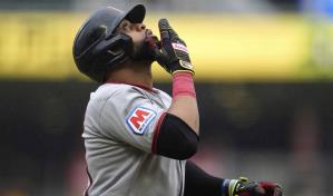 La estrategia que le dio a Carlos Santana dos jonrones en la doble cartelera ante Minnesota