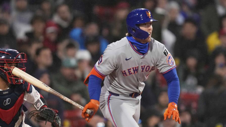 Las tres impulsadas de Baty ayudan a Mets a vencer 5-1 a Medias Rojas y a evitar barrida