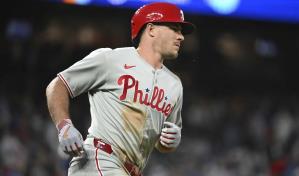 Realmuto, Turner y Harper pegan jonrones y Filis vencen 9-5 a Rockies para su 6ta victoria seguida