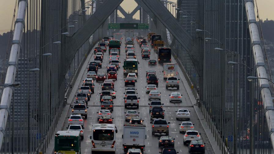 Senado de EE. UU. bloquea norma de California que prohibiría venta de autos de gasolina para 2035 Senado de EE. UU. bloquea norma de California que prohibiría venta de autos de gasolina para 2035