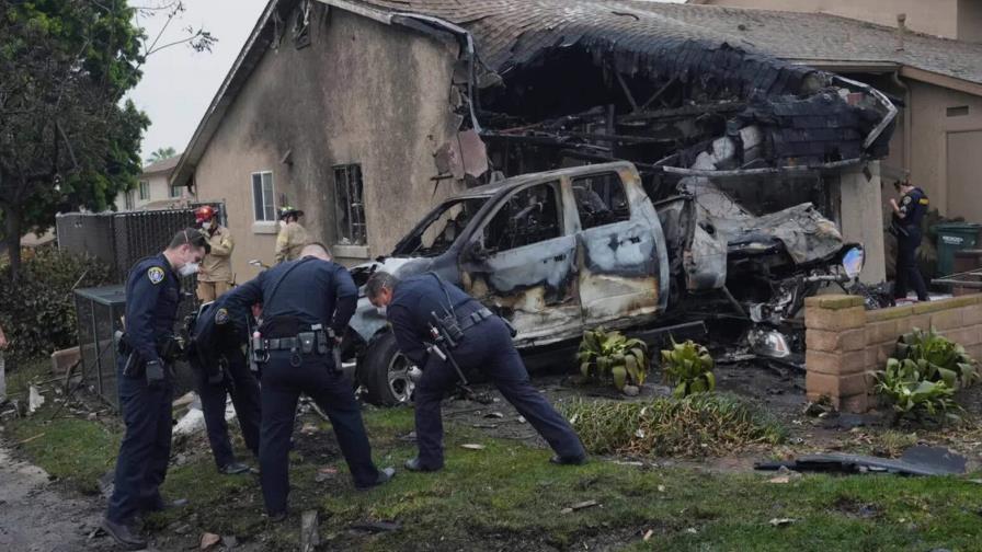 Varios muertos al estrellarse una avioneta en un barrio en el sur de California Varios muertos al estrellarse una avioneta en un barrio en el sur de California