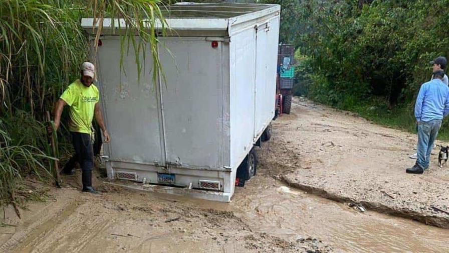 Puentes destruidos, viviendas afectadas y severos daños agrícolas en Tireo, La Vega Puentes destruidos, viviendas afectadas y severos daños agrícolas en Tireo, La Vega